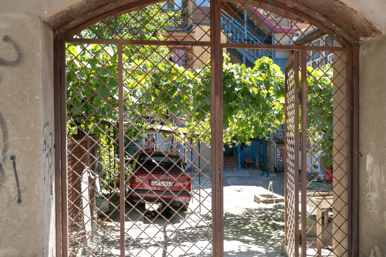 Sololaki 18 Appartement Tbilisi Buitenkant foto